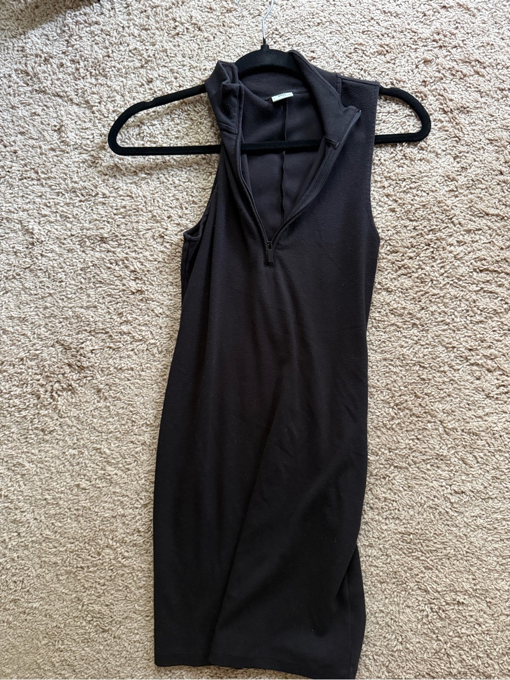 Aritzia Sundays Best Sleeveless 1/2 zip dress